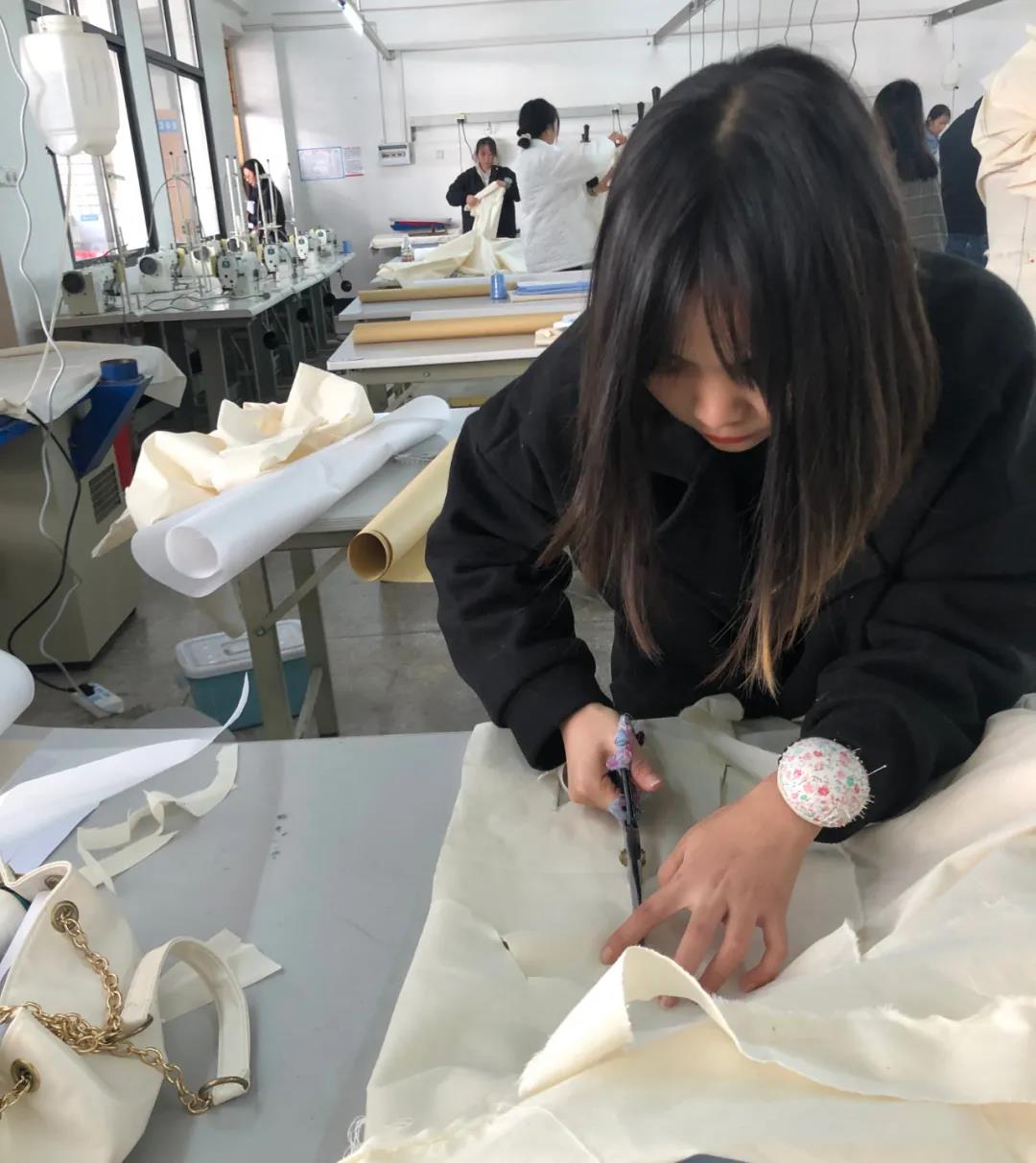 邵陽京華服裝職業技術學校