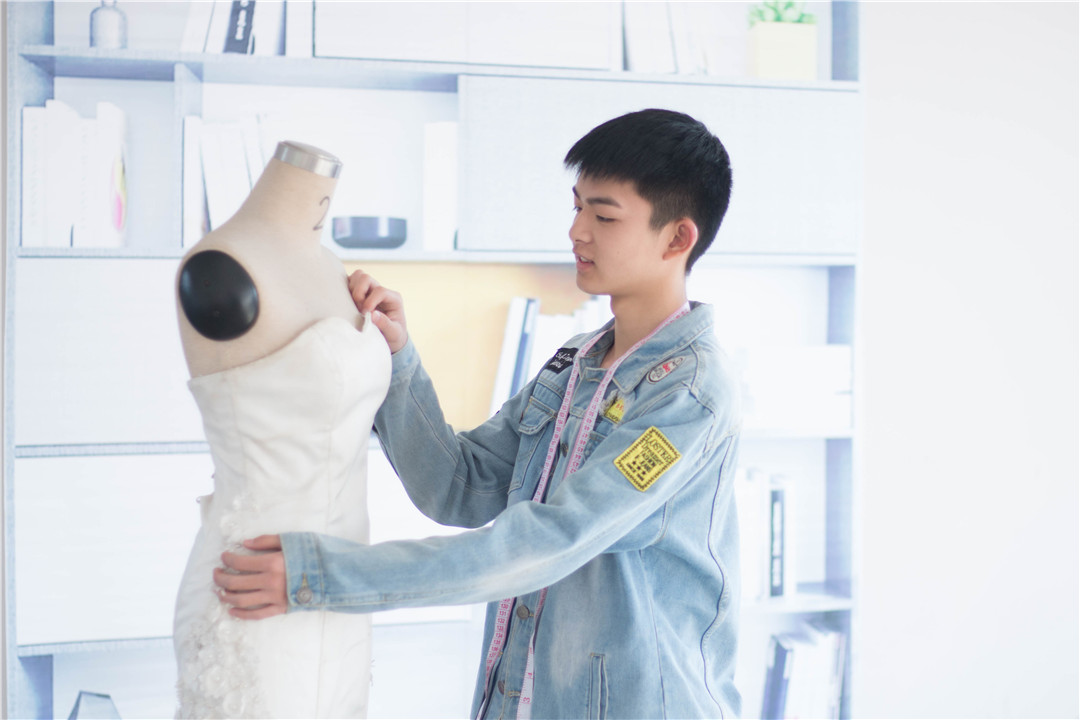  懷化服裝技術學校