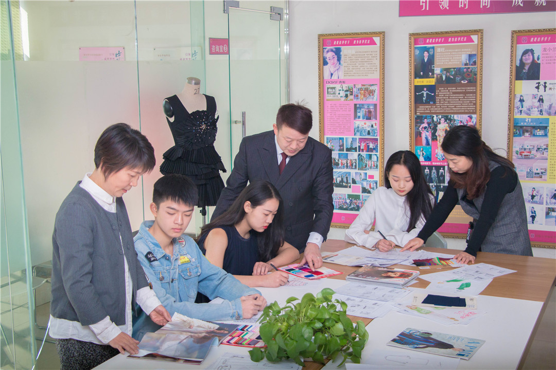 京華服裝職業技術學校 京華服裝職業技術學校